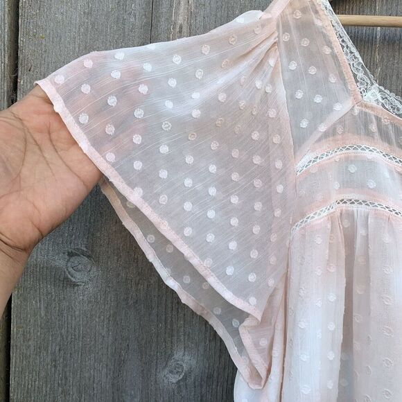 TORRID Top Womens 3XL Pale Pink Chiffon Polka Dot Button Front Blouse Crochet - Picture 8 of 14